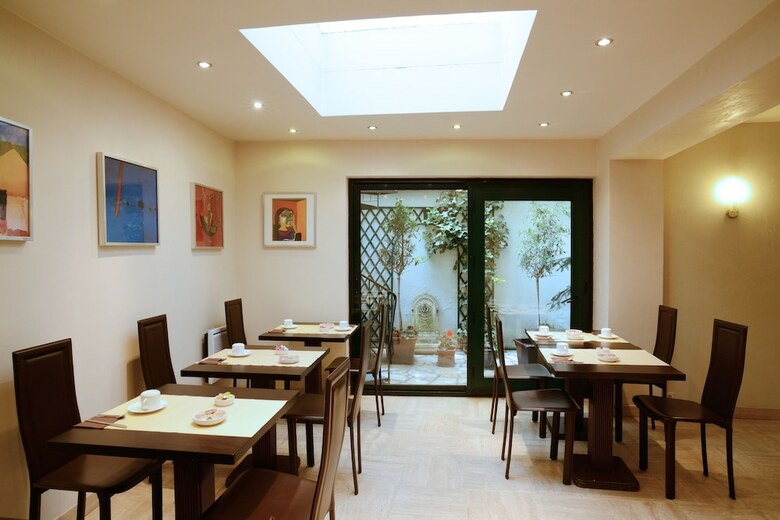 Hotel H�tel Pierre Nicole