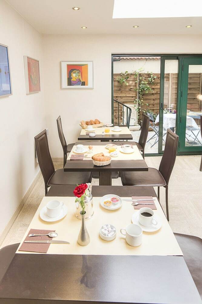 Hotel H�tel Pierre Nicole