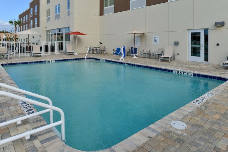 Hotel Holiday Inn Express & Suites Trinity