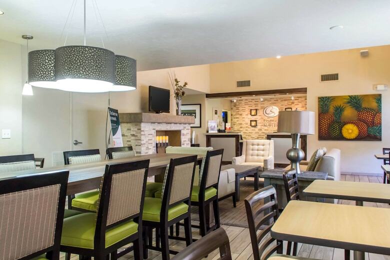 Hotel Comfort Suites At Tucson Mall