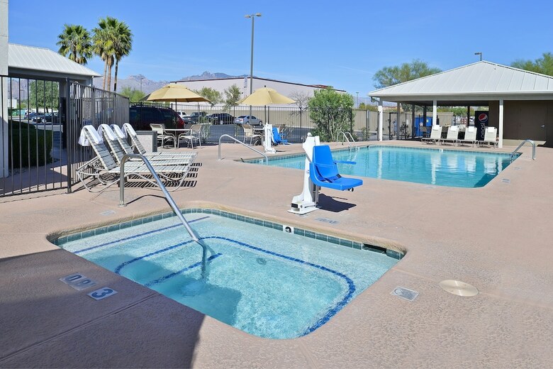 Hotel Comfort Suites At Tucson Mall