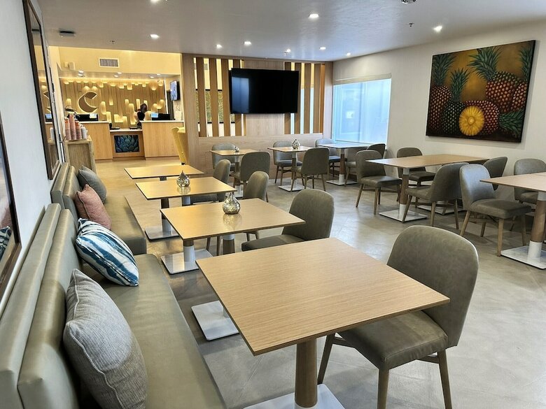 Hotel Comfort Suites At Tucson Mall