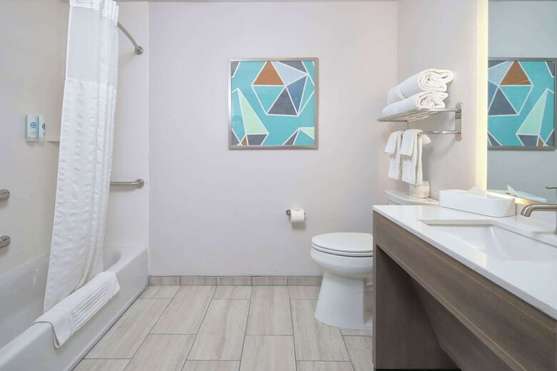 Hotel Comfort Suites At Tucson Mall