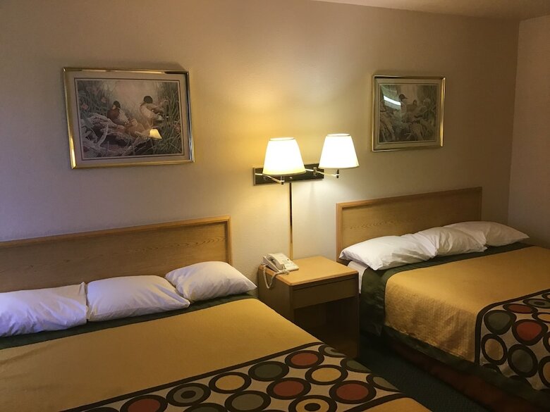Hotel Super 8 By Wyndham Hamilton