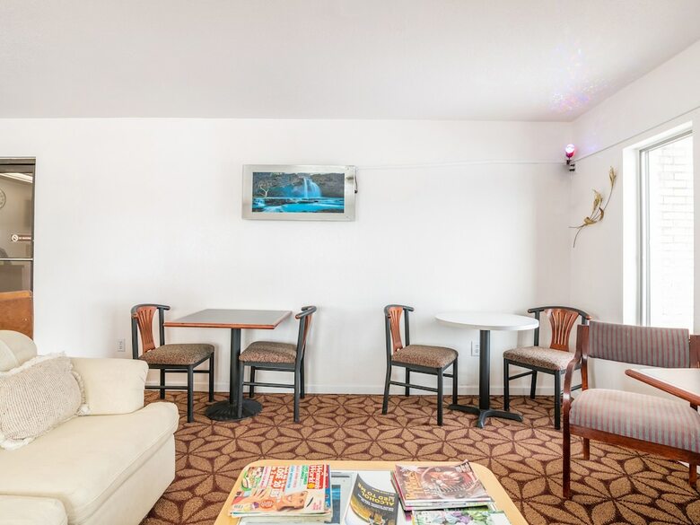 Oyo Hotel Chesaning Route 52 & Hwy 57