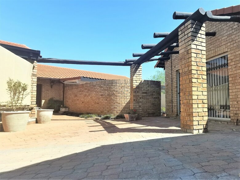 Moonflower Cottages