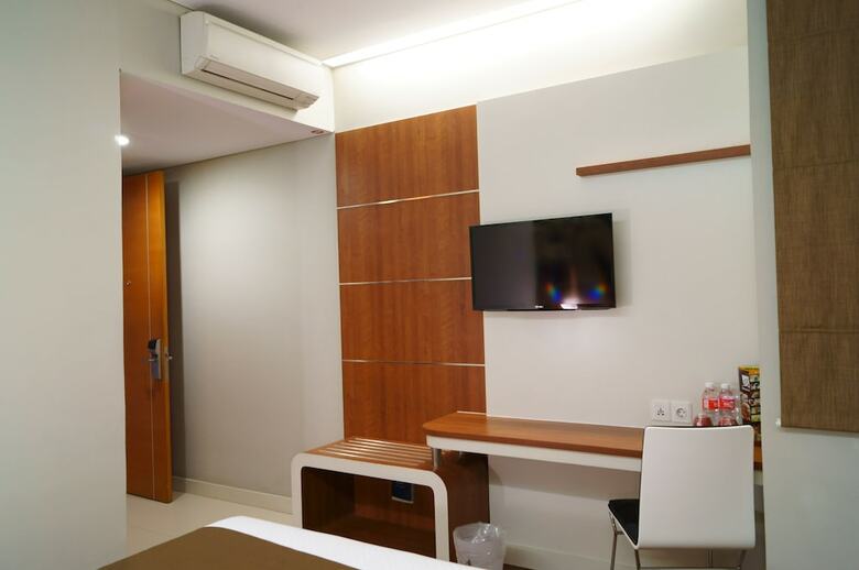 Citihub Hotel @mayjend Sungkono, Surabaya