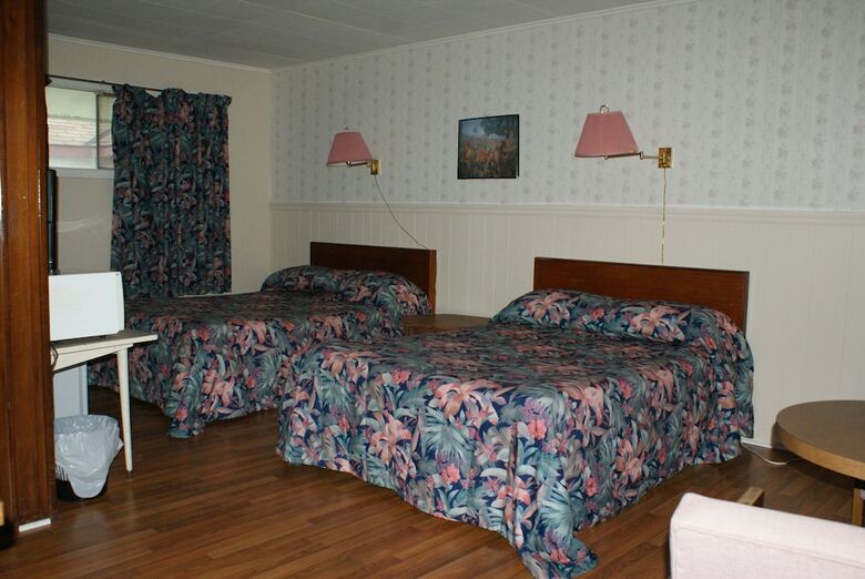 Cookes Motel