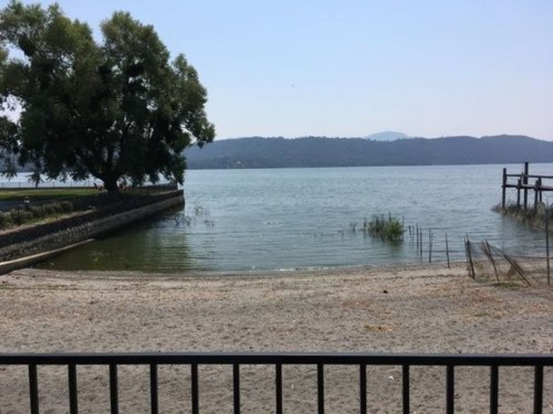Clear Lake Cottages & Marina