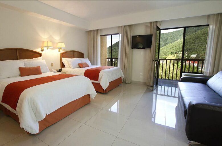 Hotel Bah�a Escondida