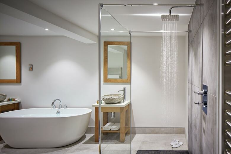 Barnett Hill - Luxury Hotel