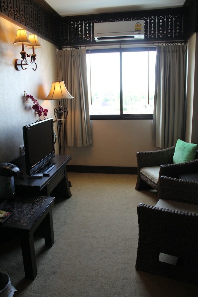 Ruean Phae Royal Park Hotel