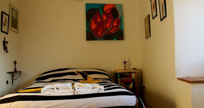 Guesthouse Runcini Dormire In Un Borgo Medievale