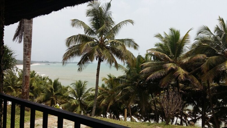 Hotel Axim Beach Resort