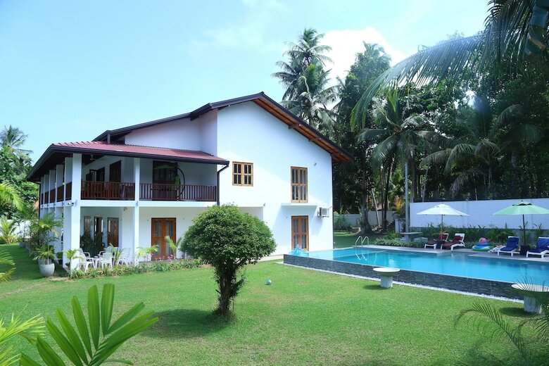 Villa Hikka Resort