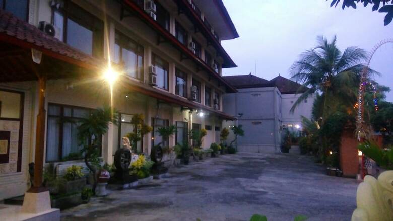Warna Kedaton Hotel And Meeting