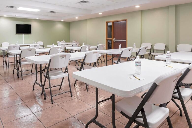 Hotel Super 8 By Wyndham Rainsville