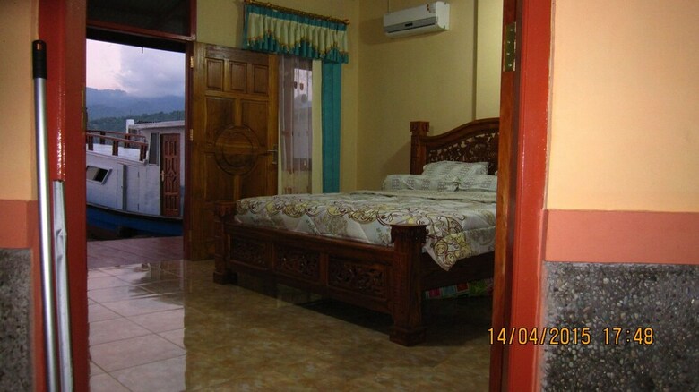 Bed & Breakfast Larantuka Beach Apartments.