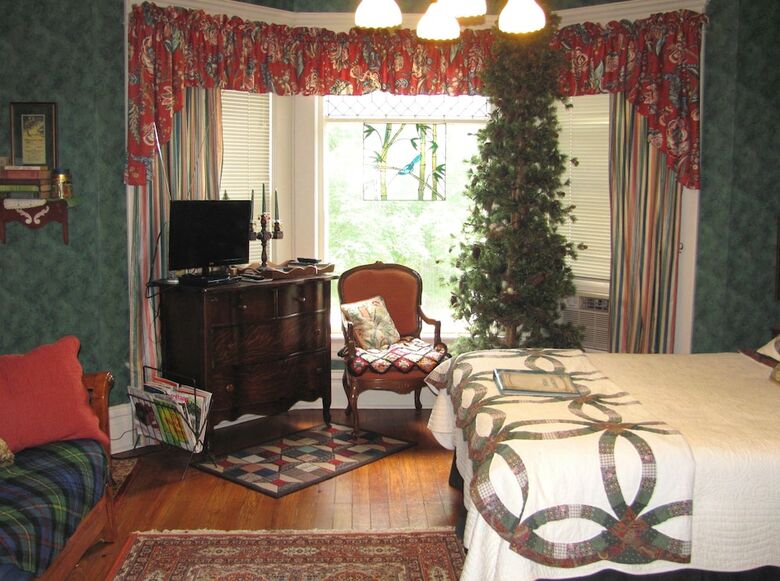 The Blue Belle Inn Bed And Breakfast