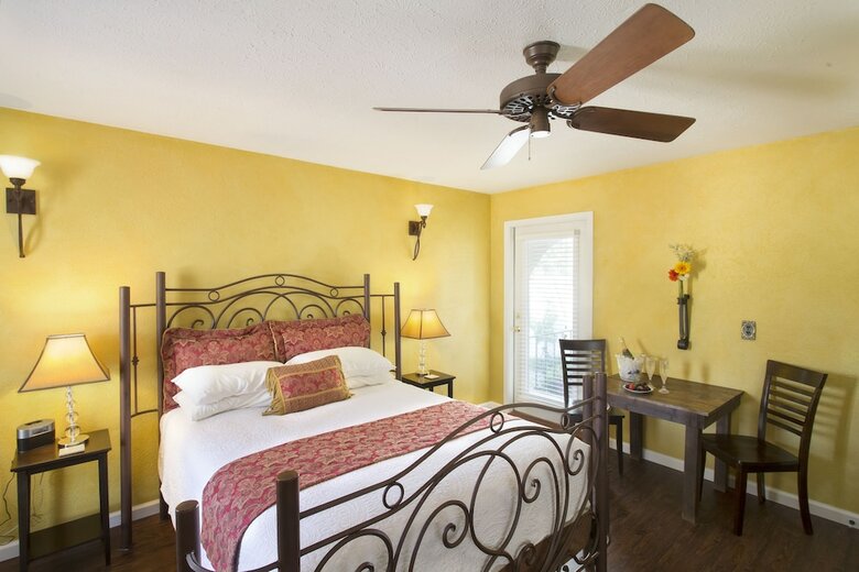 The Lakehouse Bed & Breakfast