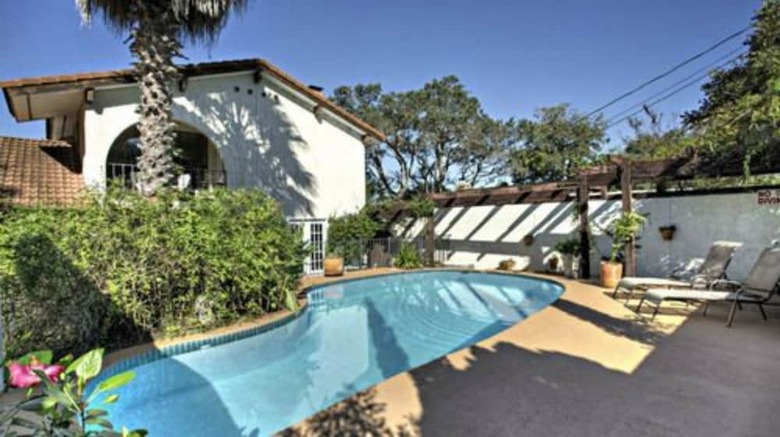 The Lakehouse Bed & Breakfast