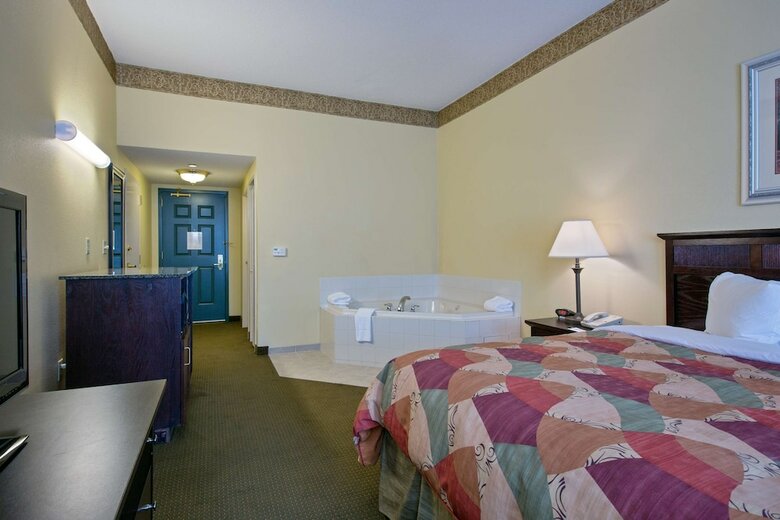 Hotel Country Inn & Suites By Radisson, Hampton, Va