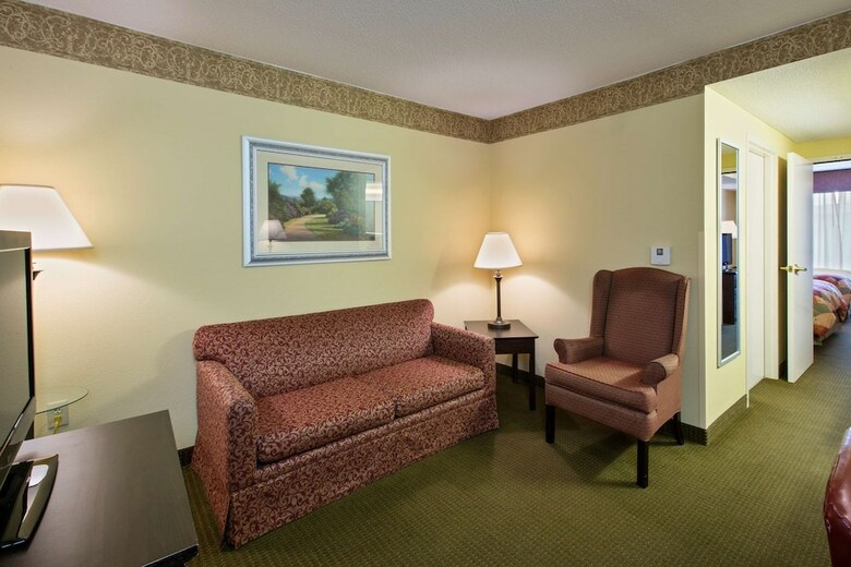 Hotel Country Inn & Suites By Radisson, Hampton, Va