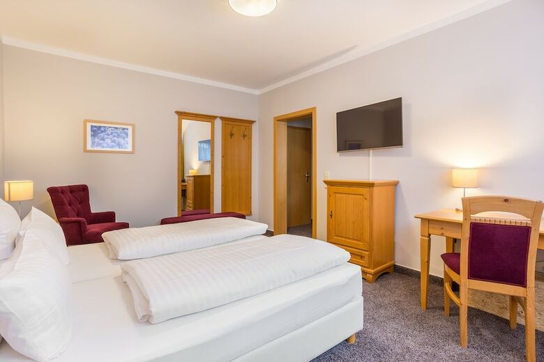 Halbersbacher. Hotel Annaberg