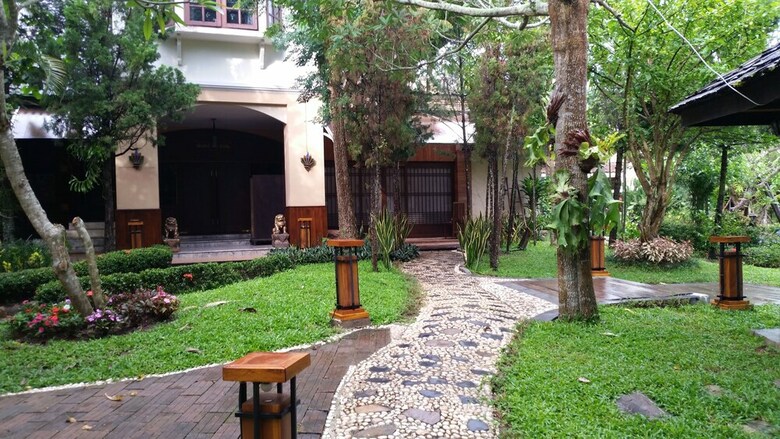 Hotel Baanplaidoi Resort