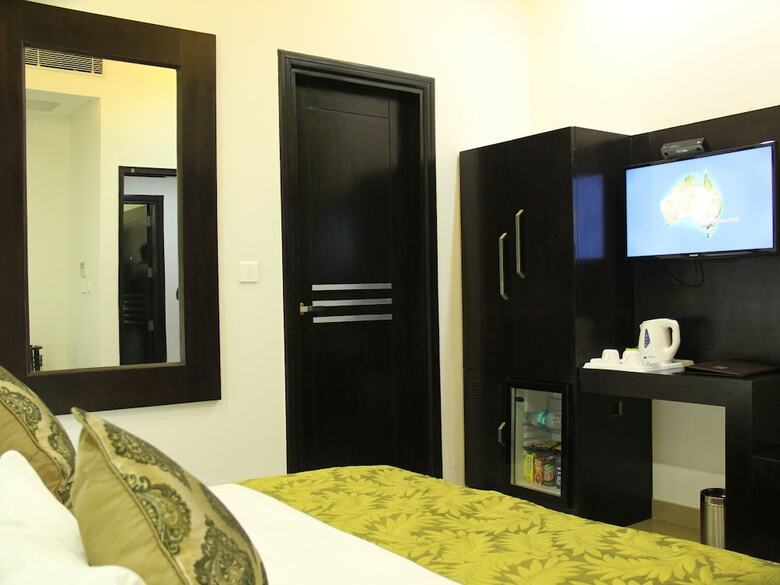 Hotel Clarks Inn Mathura