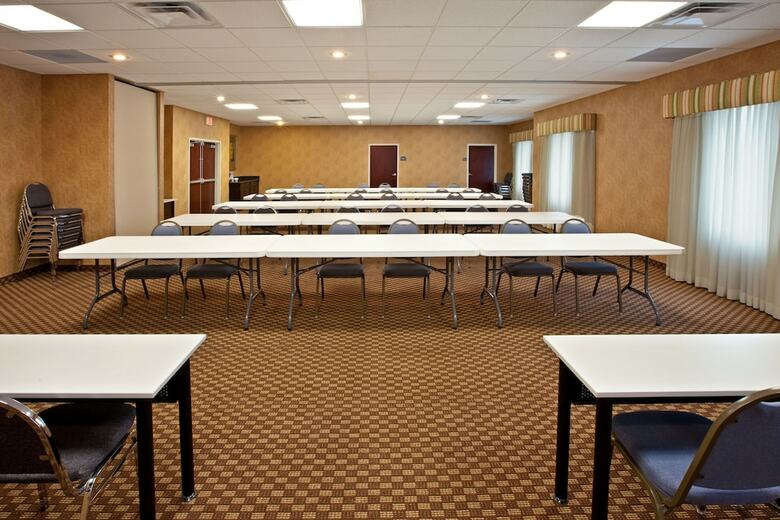 Holiday Inn Express Hotel & Suites Frankfort