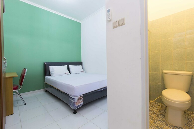 Hotel Reddoorz @ Pekayon Bekasi