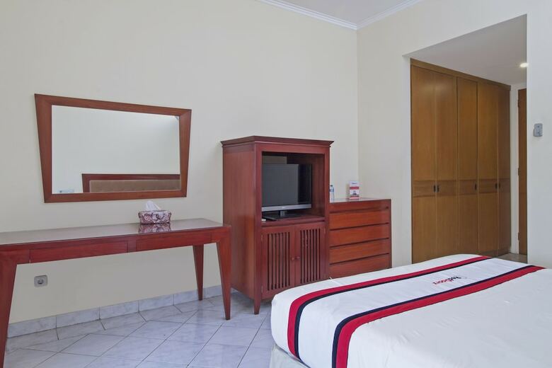 Hotel Reddoorz @ Pejaten Raya