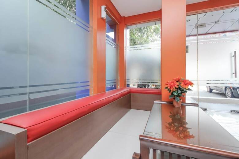 Hotel Reddoorz Plus @ Jalan Pemuda Jakarta