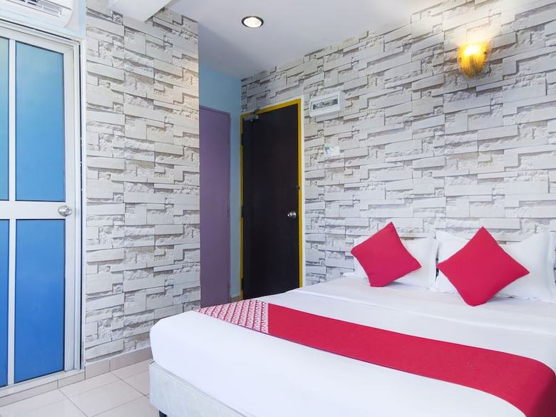 Oyo 252 Lotus Hotel