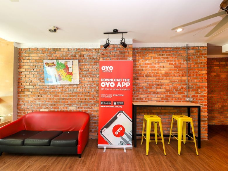 Oyo 252 Lotus Hotel