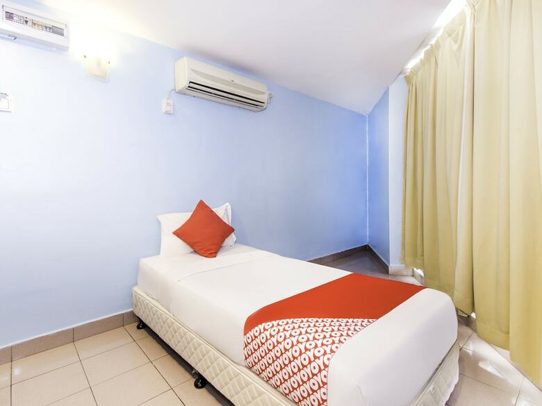 Oyo 252 Lotus Hotel
