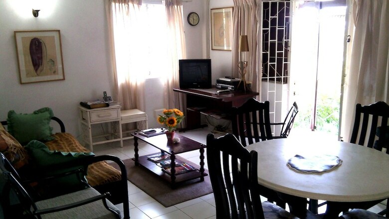 Residencia Morris Apartments