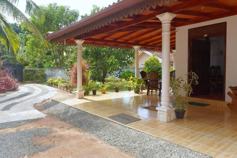 Hotel Damith Tourist Inn