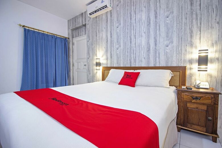 Hotel Reddoorz Plus Near Rs Hasan Sadikin