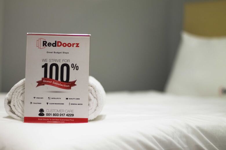 Hotel Reddoorz @ Lebak Bulus Raya 3