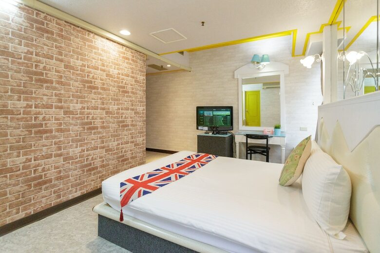 Liuhe Su Hotels