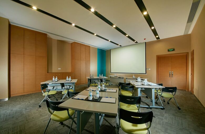 Hotel Holiday Inn Express Leshan City Square