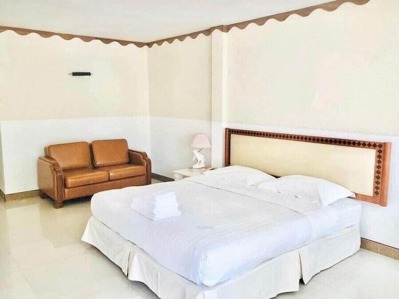 Hotel Lopburi Inn Resort