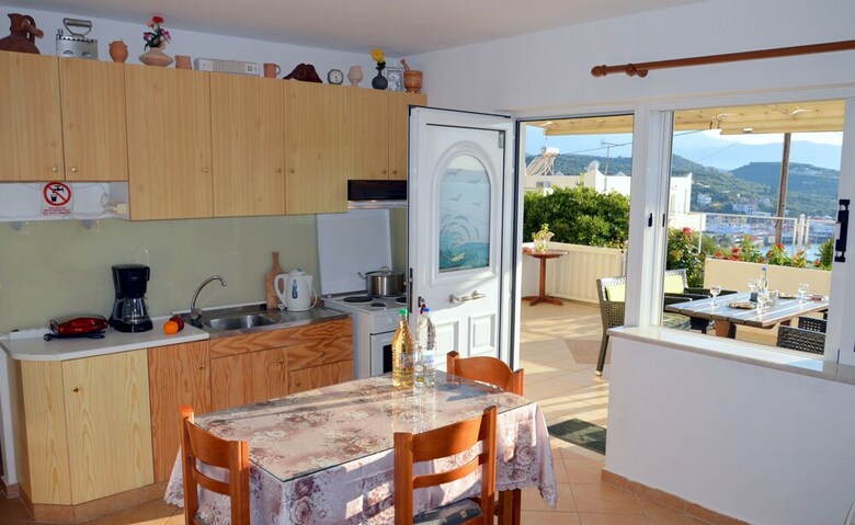Manos Apartments