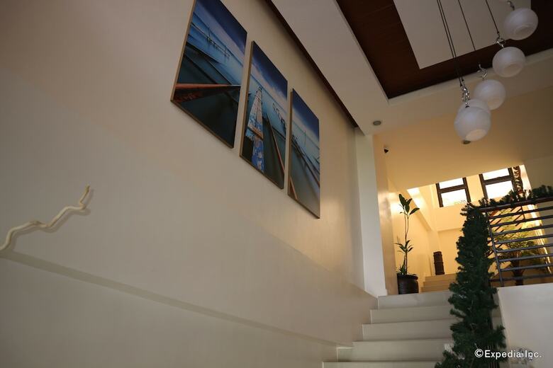 Hotel La Trinidad Pension House