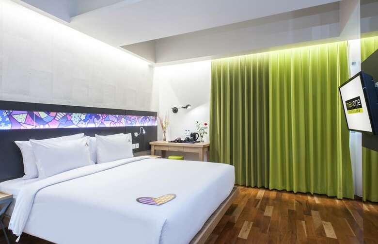Hotel Maxonehotels At Dharmahusada - Surabaya