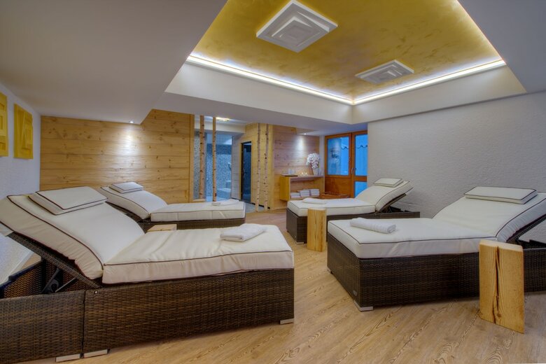 Hotel K�nigshof Health & View