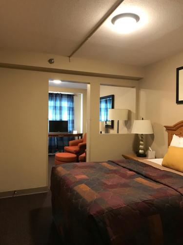 Motel Lakeshore Inn & Suites