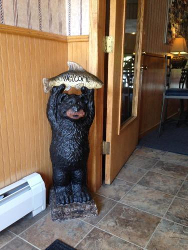 Motel Lakeshore Inn & Suites